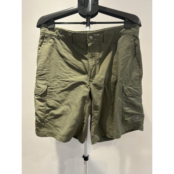 The North Face Other - The North Face Men's Green Cargo Shorts size 36